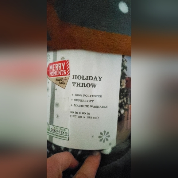 Merry Moments Holiday Throw 50 in x 60 in Tree's & Snow Brand New - Picture 4 of 4